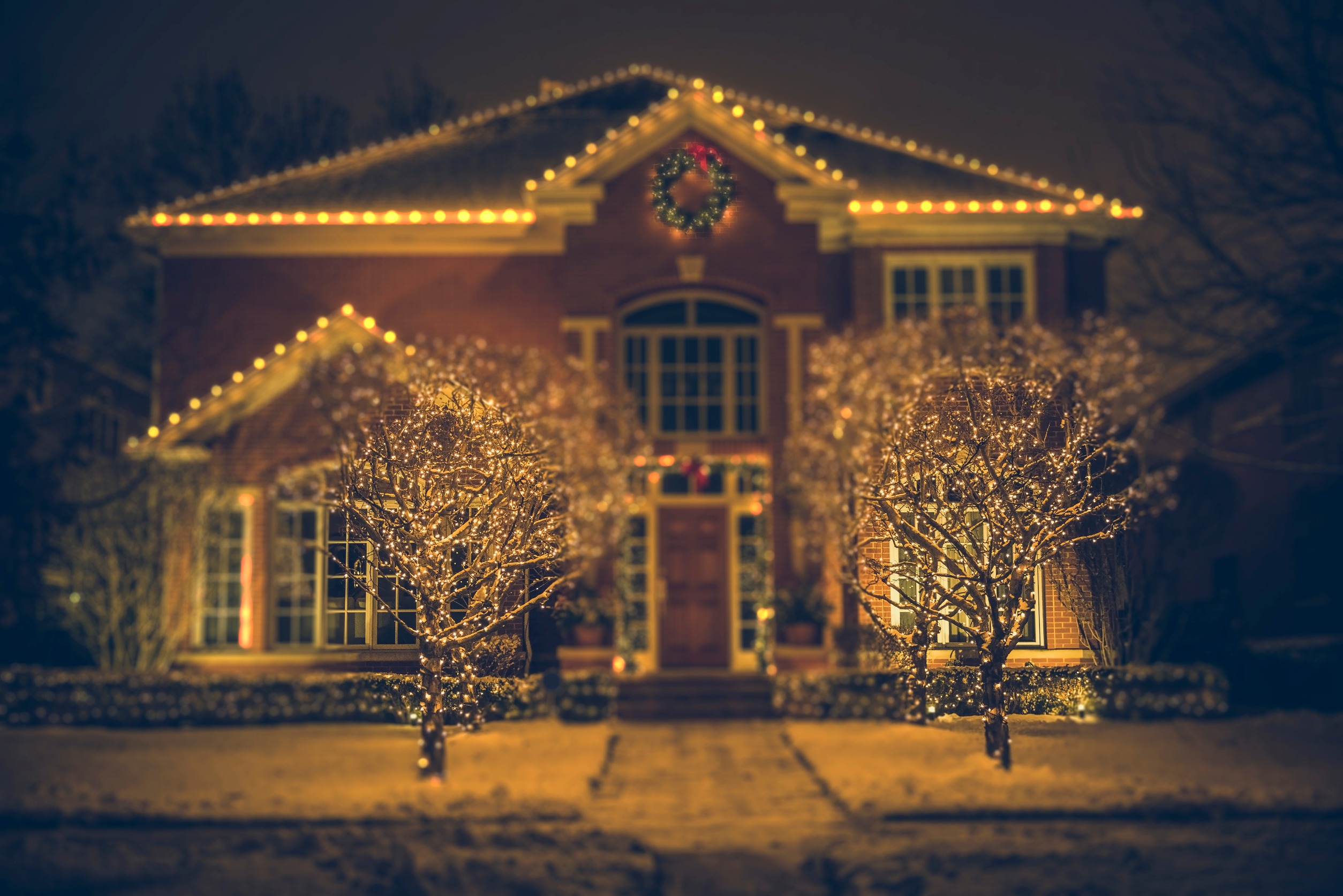 How Many Christmas Lights Do I Need?